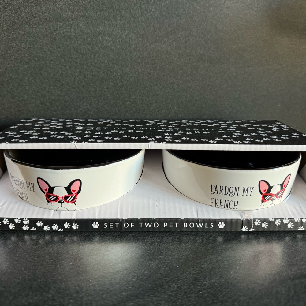 New In Box Pardon My French Set of 2 Ceramic Dog Bowls